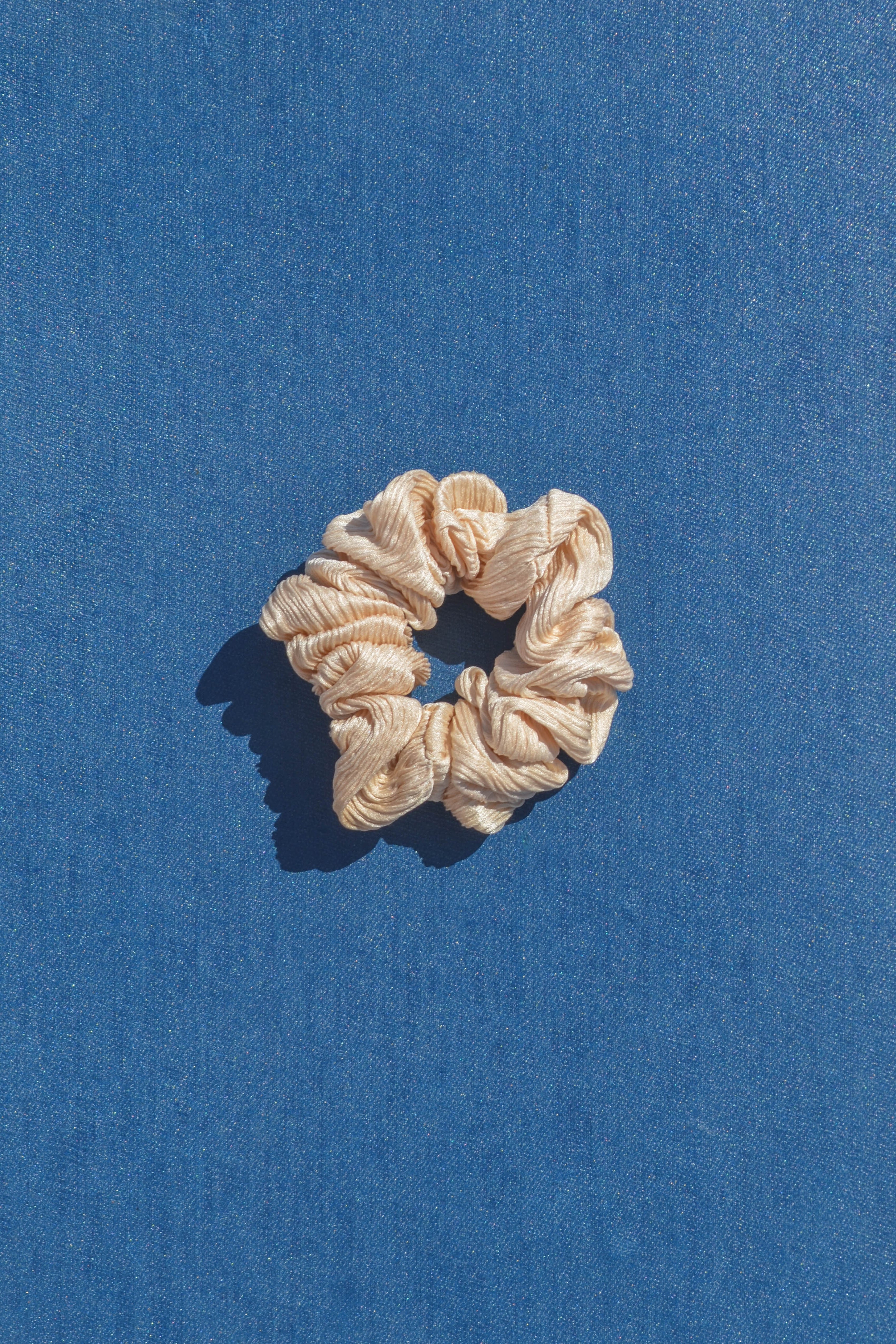 Mashmallow Flow Silk Scrunchie